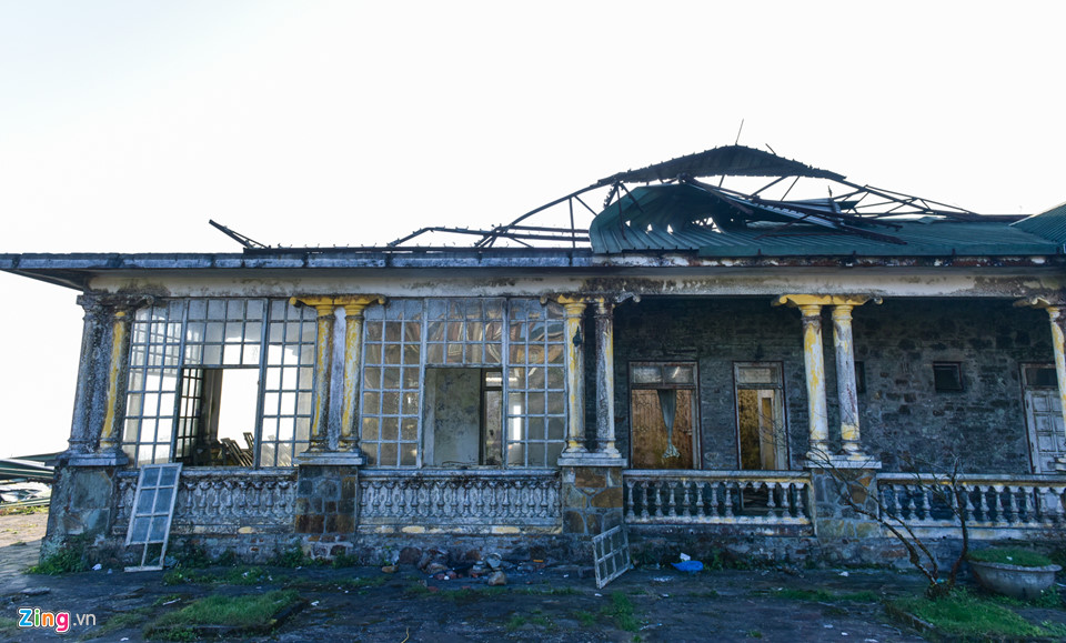 Nhiều nhà nghỉ trên đỉnh Mẫu Sơn bị bỏ hoang